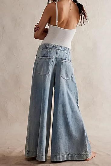 Loose wide-leg jeans