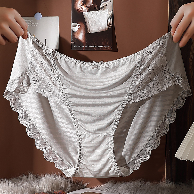 Men's light luxury large size high-end lace hip-lifting hip-wrapped briefs