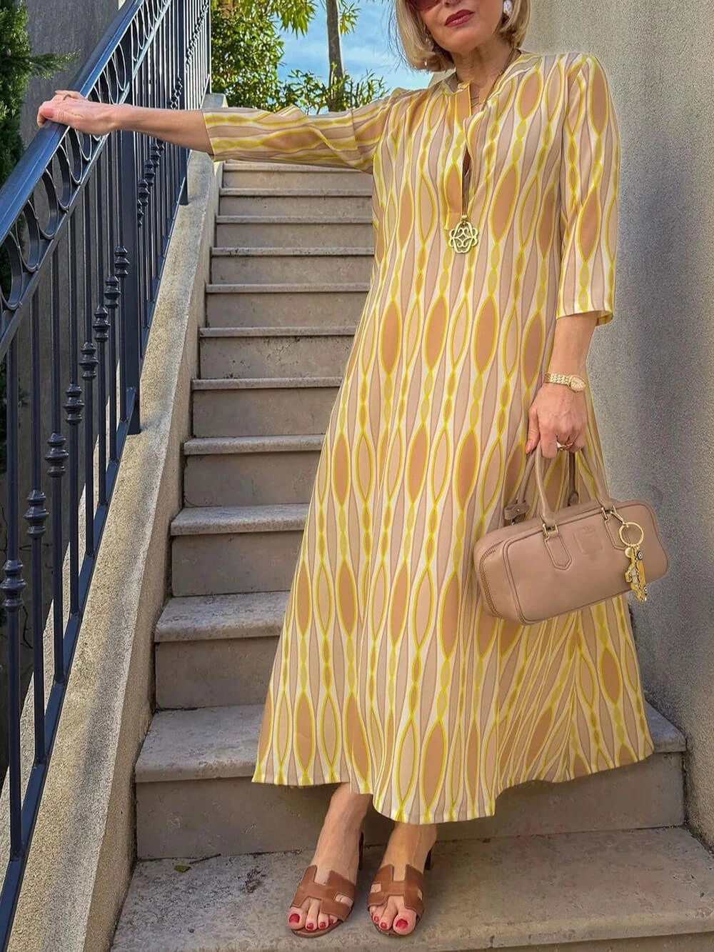 2025 women's spring and summer new V-neck fashion holiday print dress
