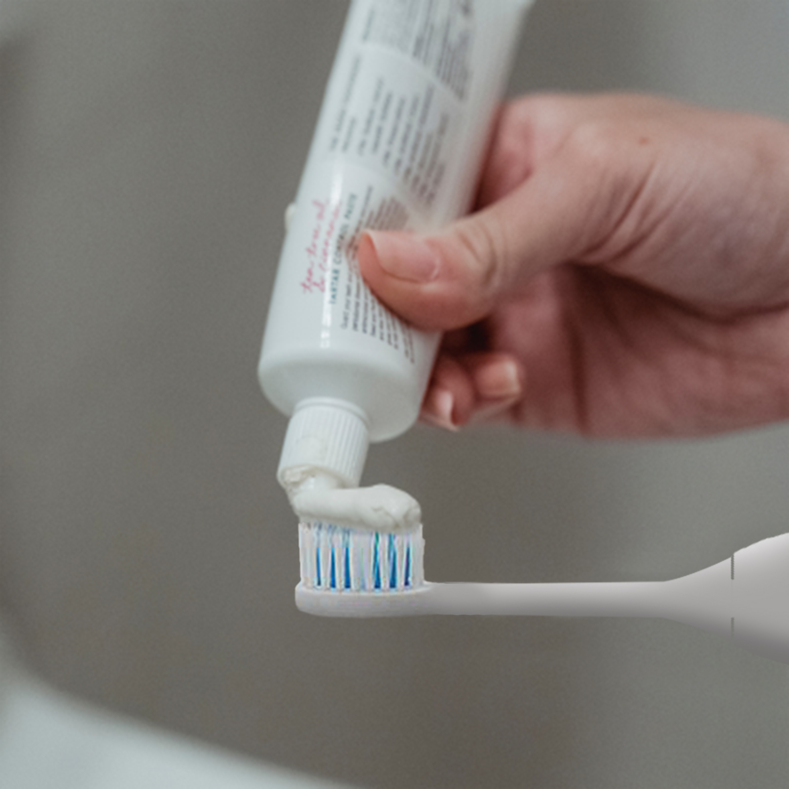 How to Use Electric Toothbrush Step4