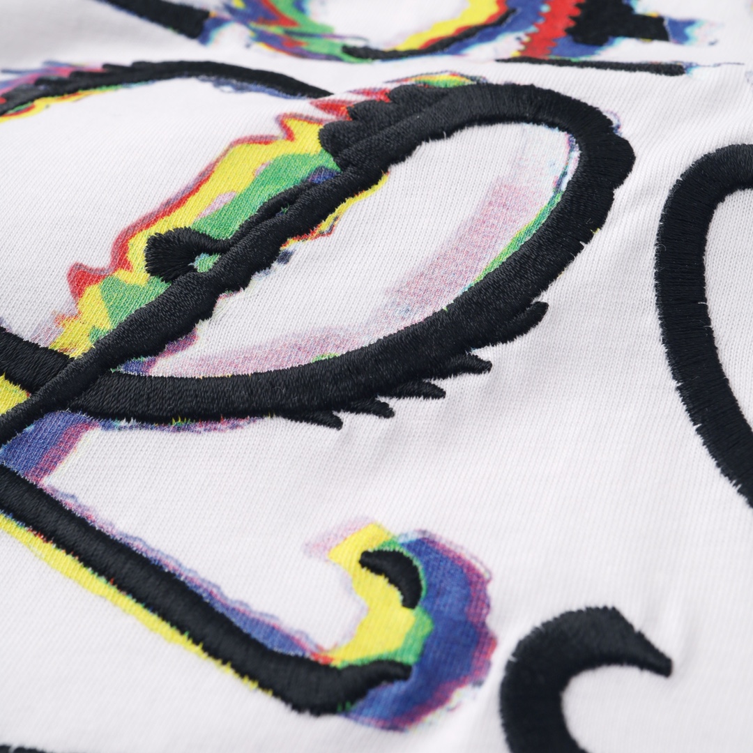LOEWE羅意威彩繪刺繡短袖白色印花細節圖