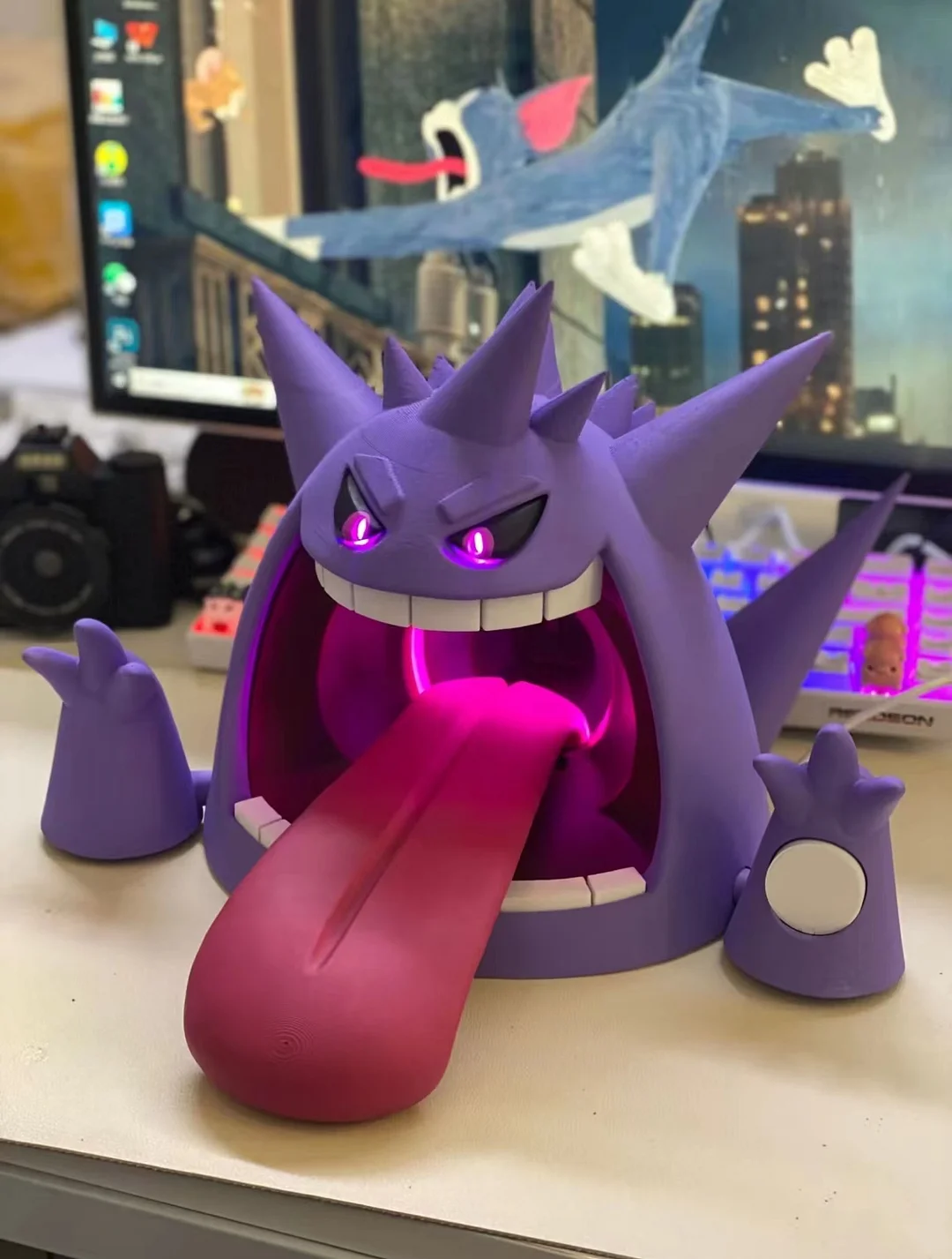 Gengar Wireless Charger: Power Up Your Devices with Gigantamax Gengar!