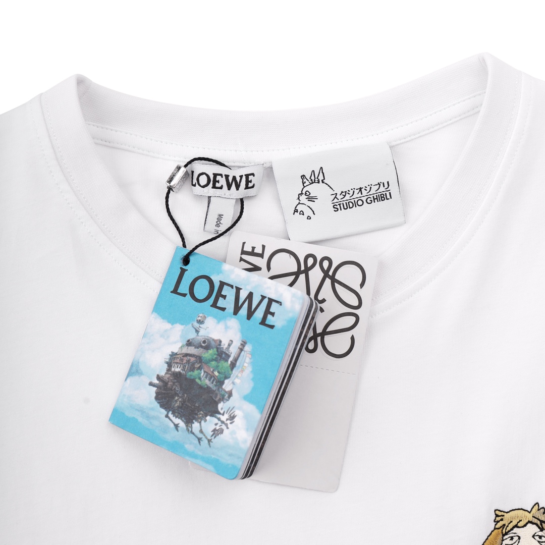 LOEWE羅意威哈爾系列小狗短袖白色款領口細節圖