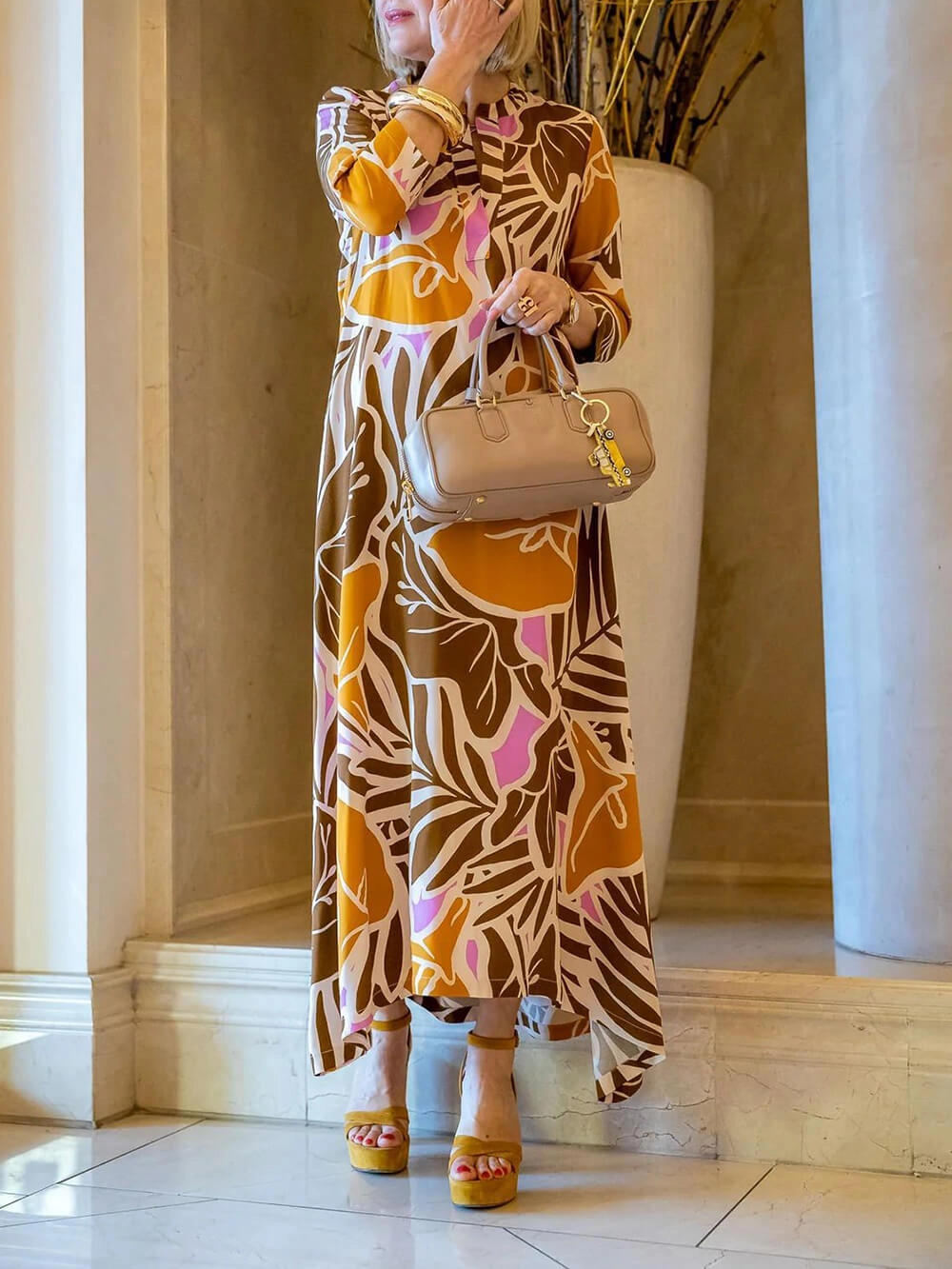 2025 women's spring and summer new V-neck fashion holiday print dress